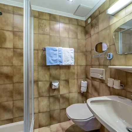 Fruehstueckspension Maier 招待所 3*